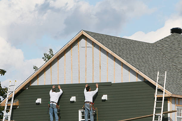Professional Emergency Siding Repair technician working in Kingsville, MD